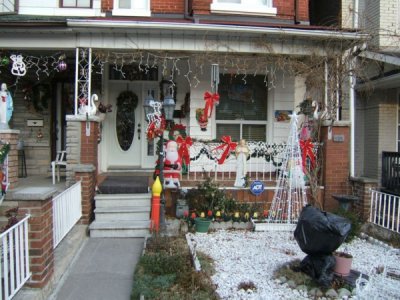 Ghetto X-Mas Yard